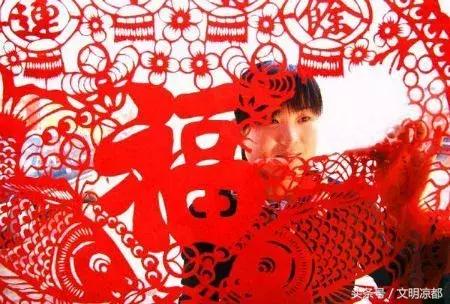 一夜连双岁五更分二年的唯美句子,一夜连双岁五更分二年出自哪首诗