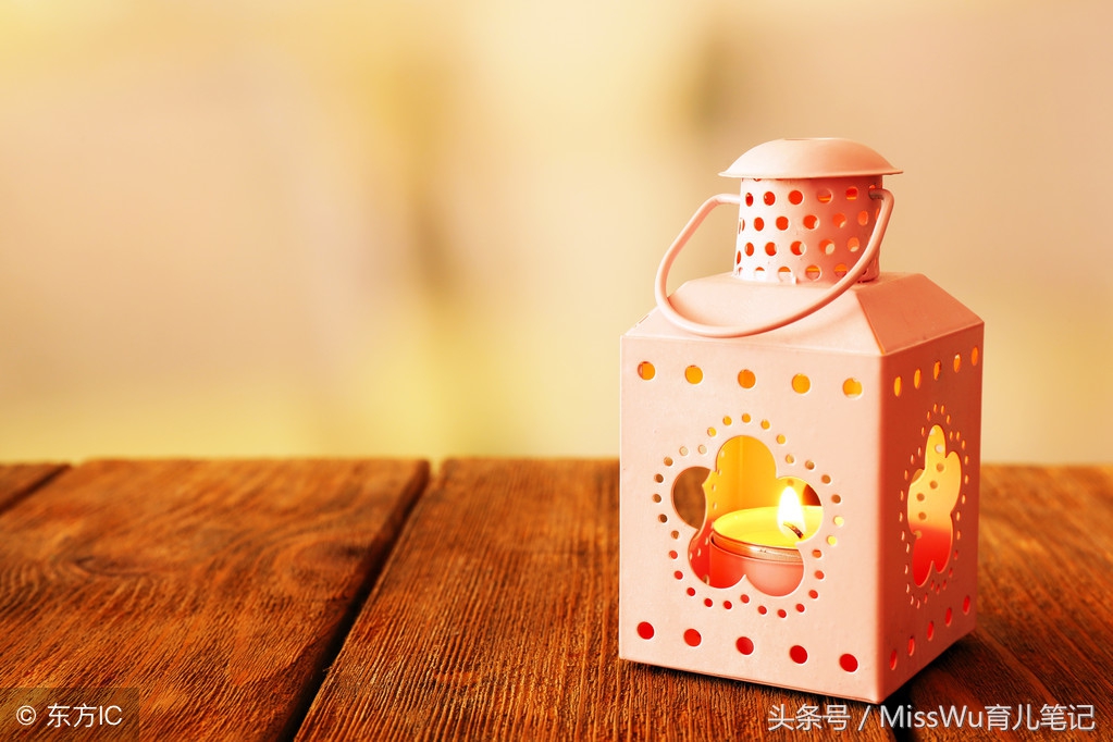 和孩子一起看春晚的感受,你家小孩看电视吗