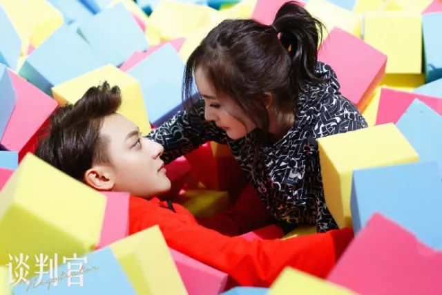 谈判官杨幂发际线黄子韬撩发,谈判官杨幂和黄子韬走出迷宫