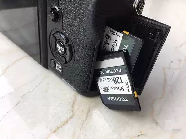 什么原因会造成相机内存卡损坏,相机储存卡坏了有办法修复吗