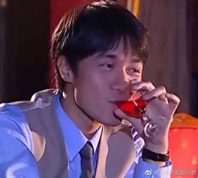 皮肤暗黄用哪款精华抗皱,改善皮肤暗沉的精华测评