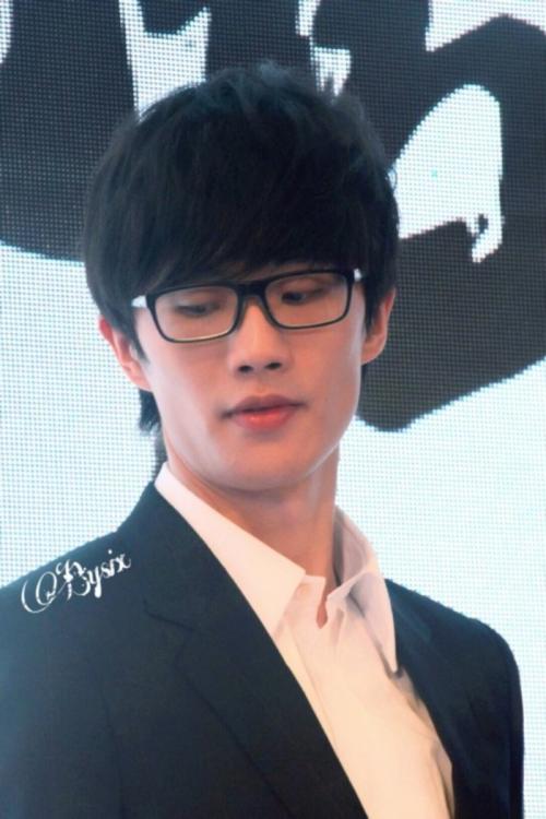 许嵩的个人历程,许嵩的家世背景