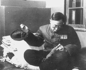 溥仪晚年再次去故宫真实的画面,溥仪晚年参观故宫看见照片挂错了