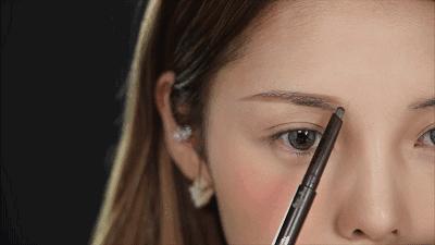 化妆前的护肤正确步骤,使用黛珂护肤化妆的正确步骤