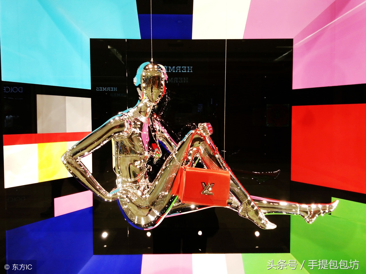 为什么有的名牌包包没有肩带呢,为什么有些大牌包包没牌子