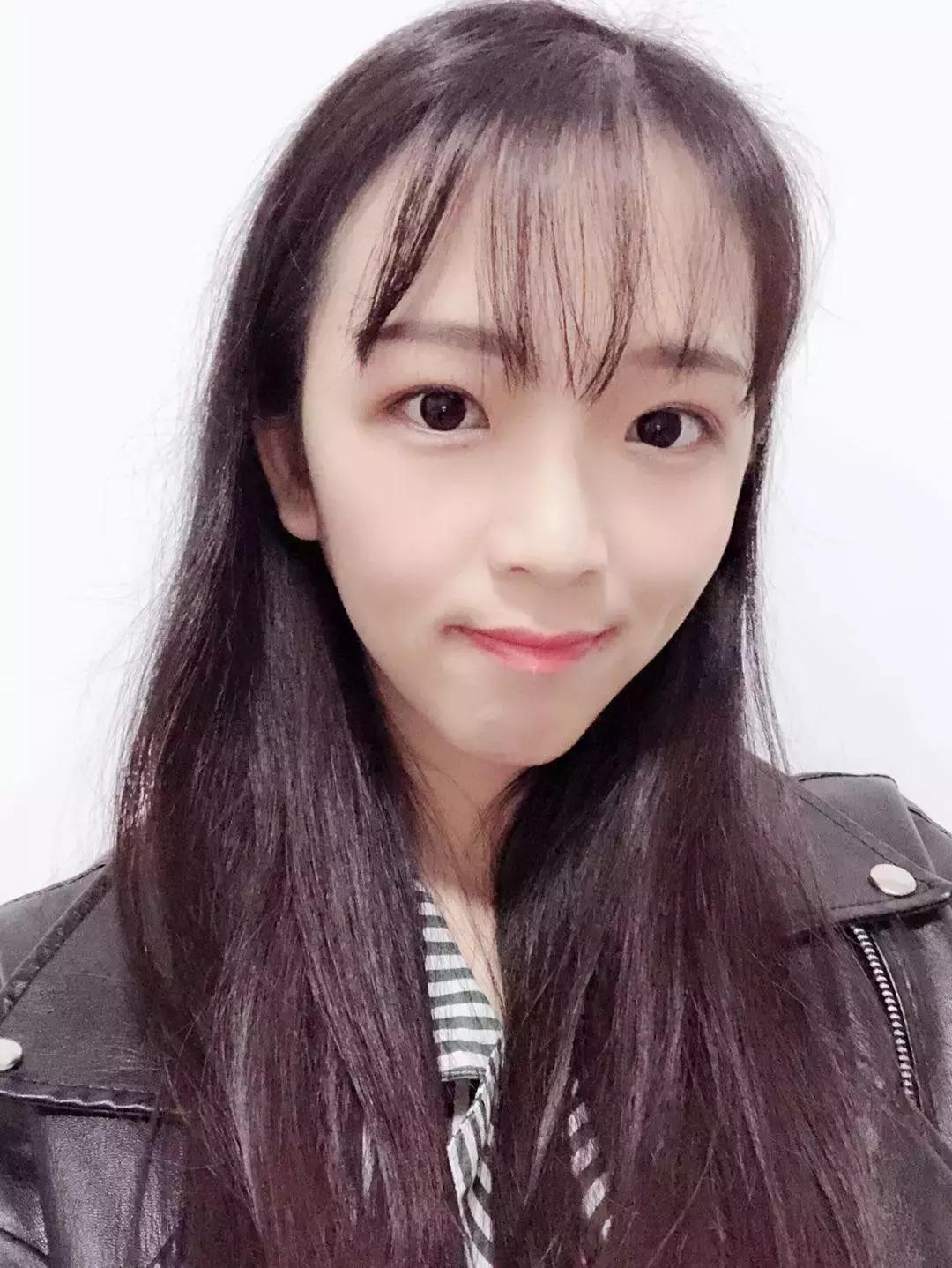 今日为大家曝光这群一年365天天天盆友圈发美食的“小婊砸”们