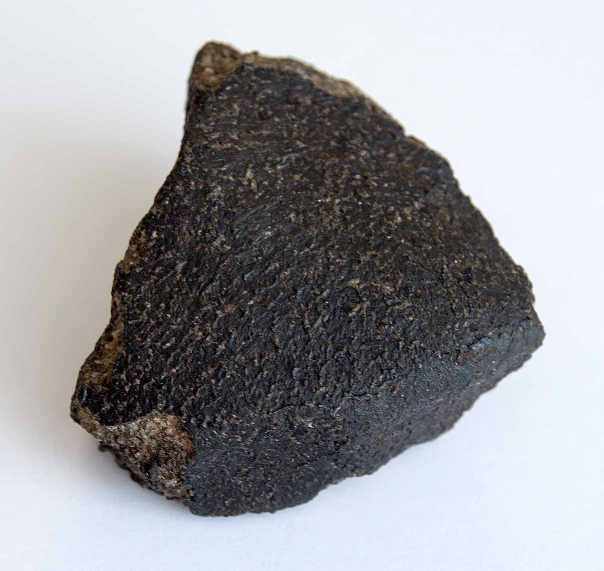 如何分辨陨石是来自哪里,识别陨石方法是否具备陨石特性