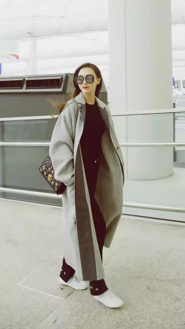 oversize微胖穿搭春季,这个春天一定要买条绿裤子