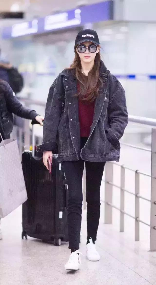 oversize微胖穿搭春季,这个春天一定要买条绿裤子