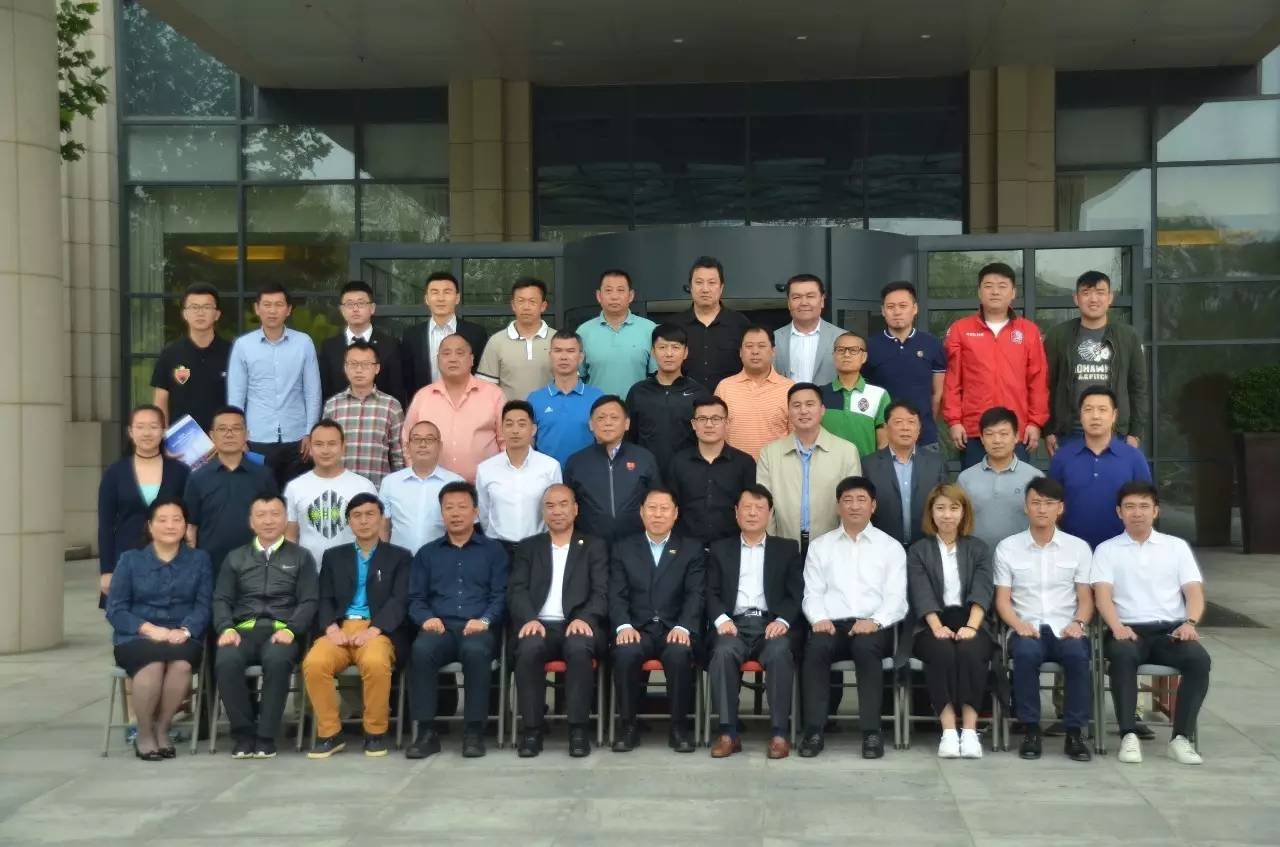 权健赛场内外受足协好评，踹张诚的深圳队员必须罚，这些都是中甲阶段会上说的