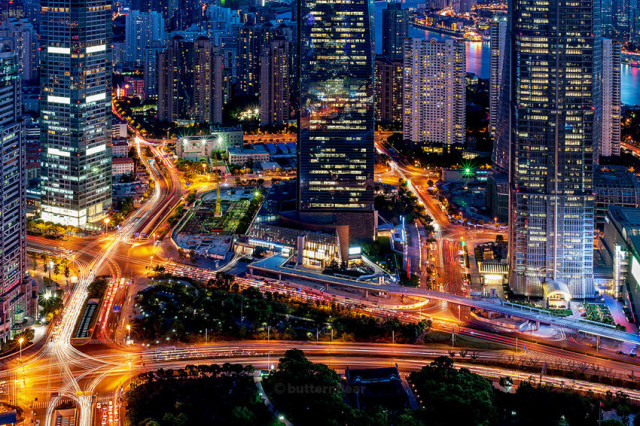 有滴滴出行提气,世纪高通的路况信息要精确到车道了