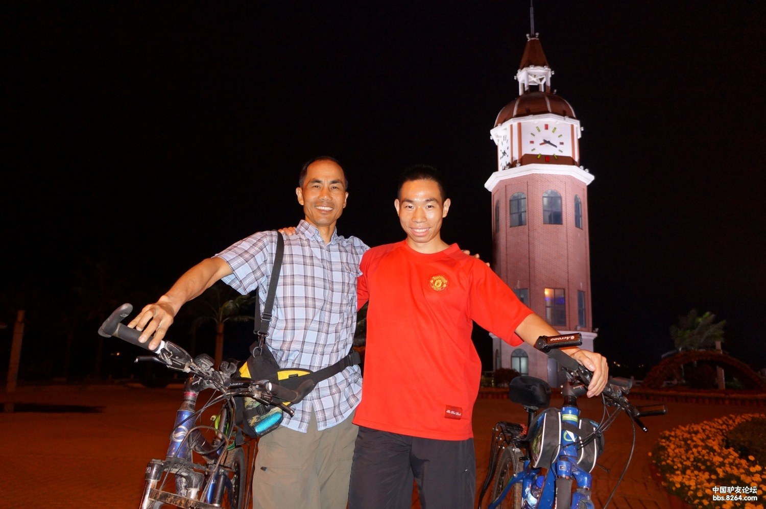 8264游记精选：80后女孩骑行边境线6000公里到*藏西**，徒步搭车10000多公里到尼泊尔，阿里，*疆新**之旅