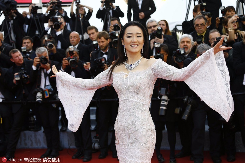 戛纳红毯|照这个趋势，村口剃头王大爷都可以出征戛纳了！