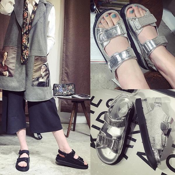 网红超火法式厚底凉鞋,学生平底凉鞋女2022爆款洋气