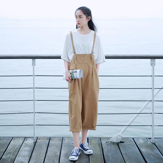 背带裤搭配内搭,背带裤内搭厚实