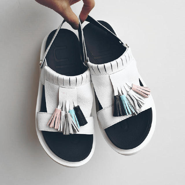 凉快又舒适的夏日凉鞋推荐,盘点夏天必买的时髦凉鞋