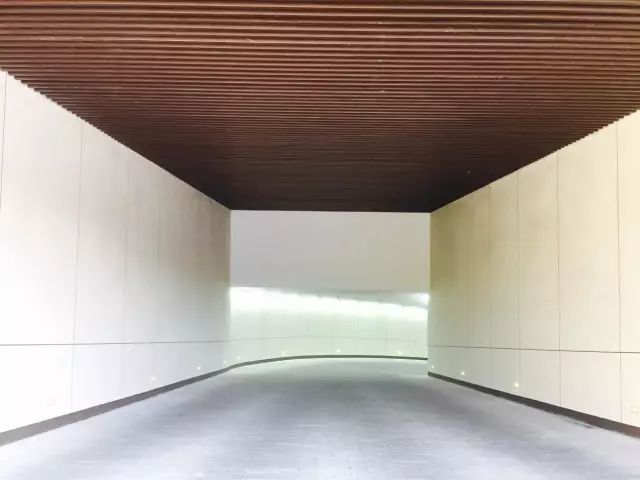 地下车库没做到这个程度，你千万别说自己是豪宅