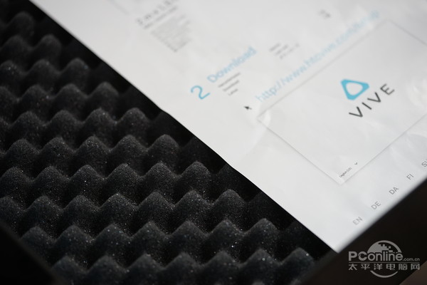 小编要吃土了！花几个月工资怒入HTCVive开箱