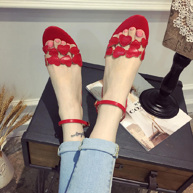 夏日必备时髦鞋履,春夏鞋履系列一览女士减龄