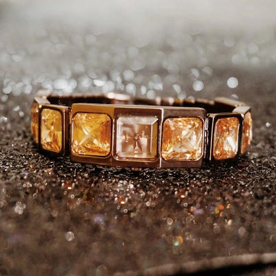 一款精致手表，520送给心爱的她