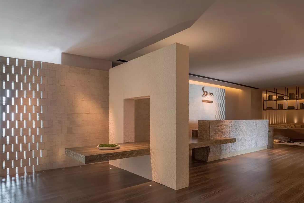 ccd香港郑中设计事务所待遇,ccd郑中设计环球中心