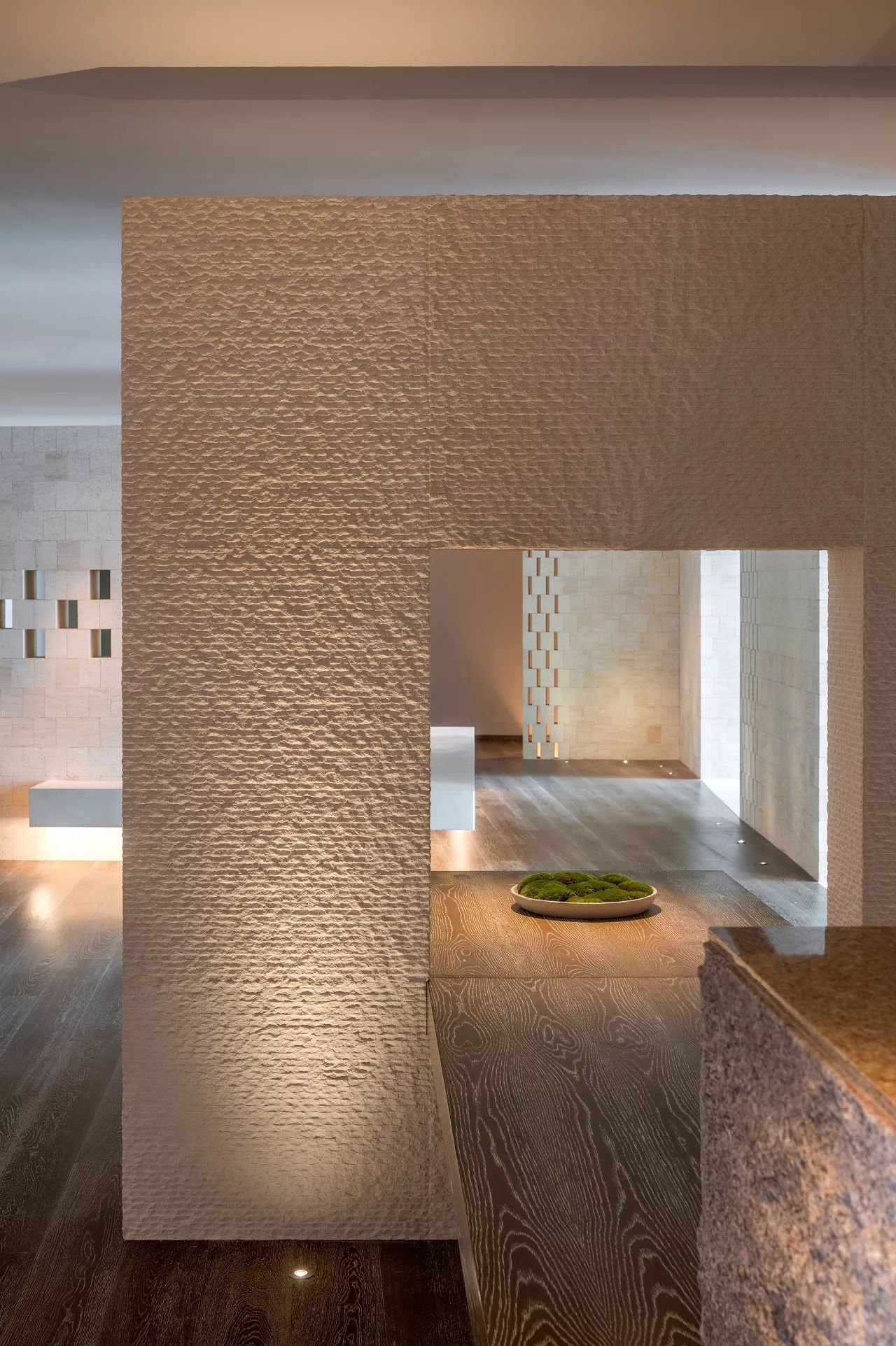 ccd香港郑中设计事务所待遇,ccd郑中设计环球中心