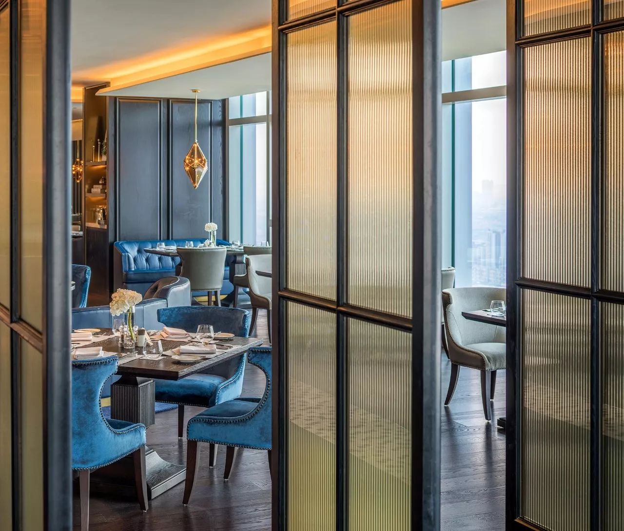 ccd香港郑中设计事务所待遇,ccd郑中设计环球中心