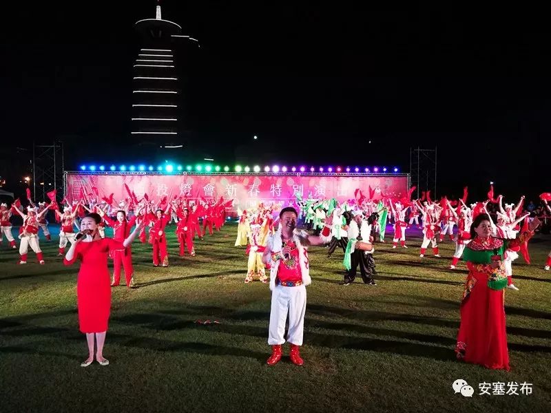 陕西安塞腰鼓在南投气势磅礡