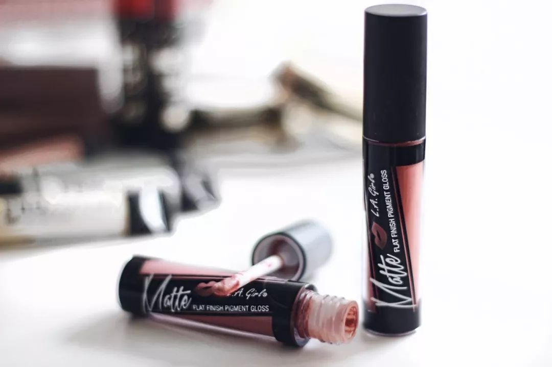 700元左右一支的口红,7块钱以内的口红