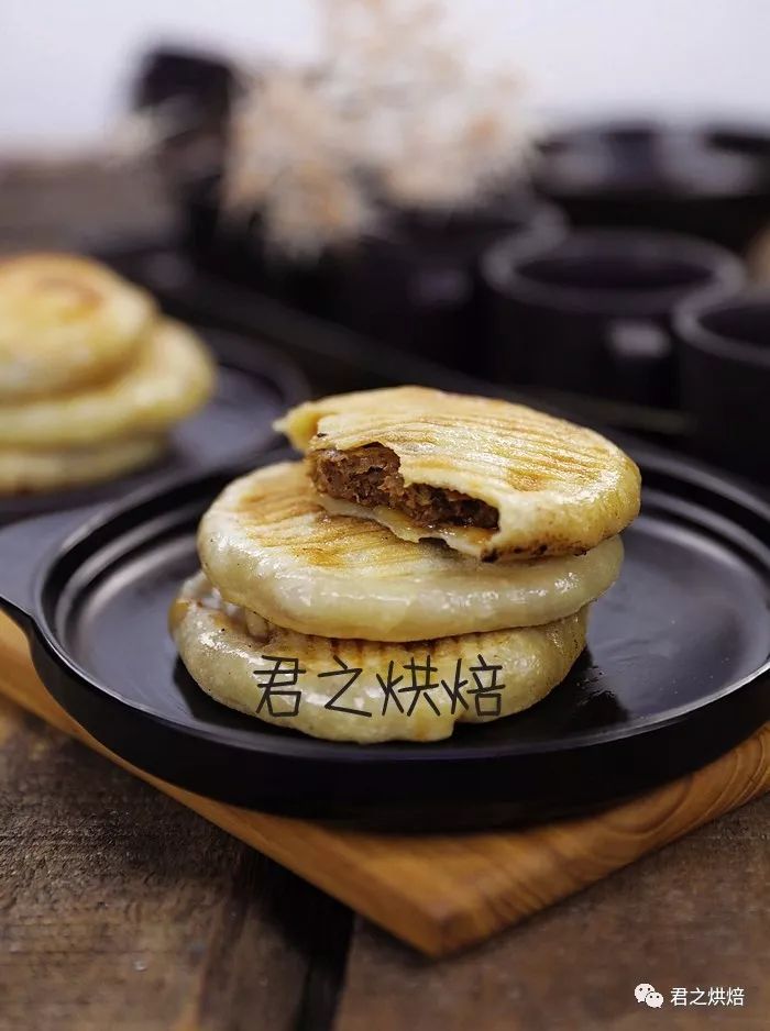 动手自己做美食肉饼看着就有食欲,适合老人吃的肉饼的做法