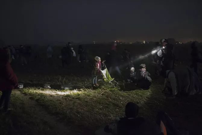 瀹夊痉鐑堟柉鎽勫奖鑾峰,淇勭綏鏂柊闂绘憚褰卞鍥剧墖