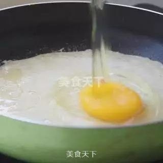 懒人煎饼两分钟就搞定了,一分钟教会你做正宗的煎饼果子