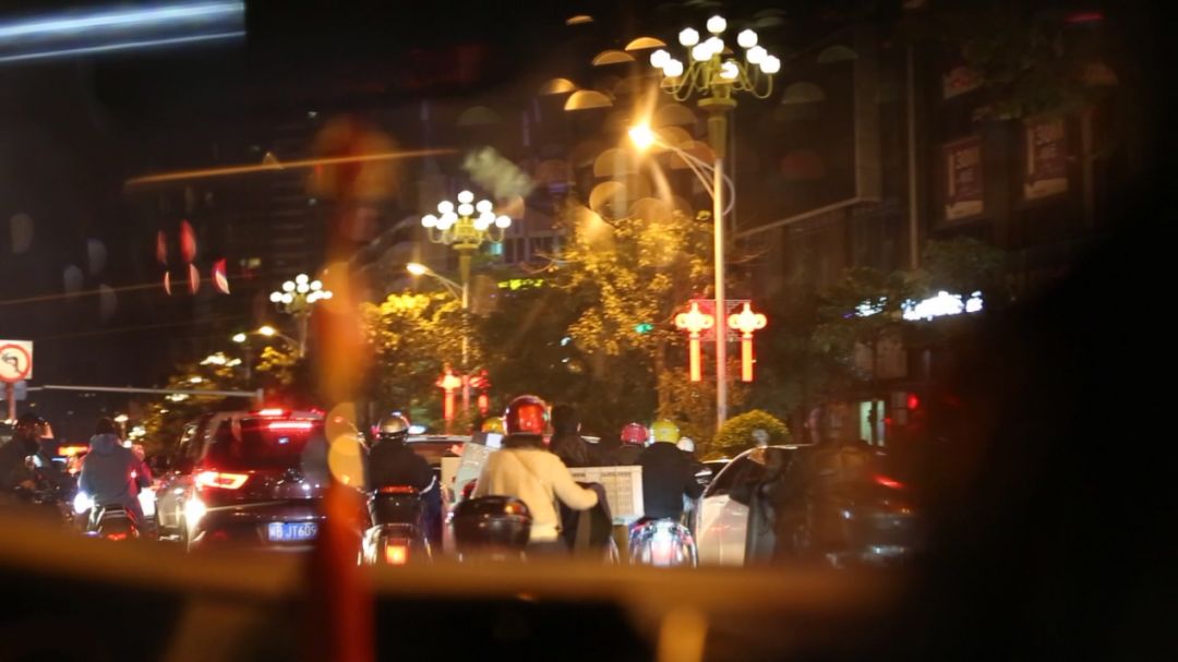 打不掉的莆田鬼市：120元假耐克三天掉色