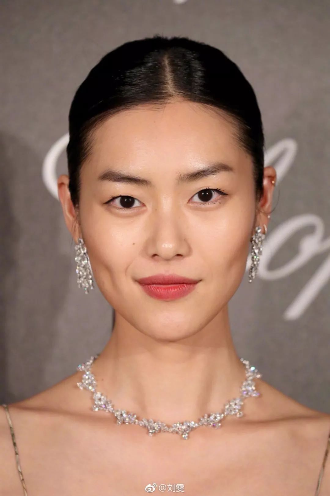 小眼睛混血儿,小眼睛单眼皮混血