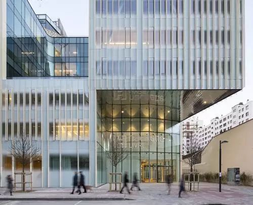 他向电子书开炮”称其是“无趣的产品,事实并没有这么简单