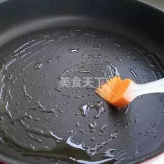 懒人煎饼两分钟就搞定了,一分钟教会你做正宗的煎饼果子