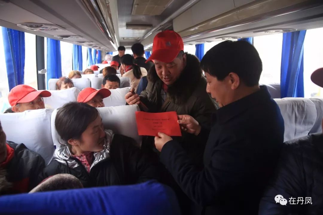 火!火!火!丹凤县2018年“春风行动”暨雨丹劳务协作现场招聘会爆棚啦!