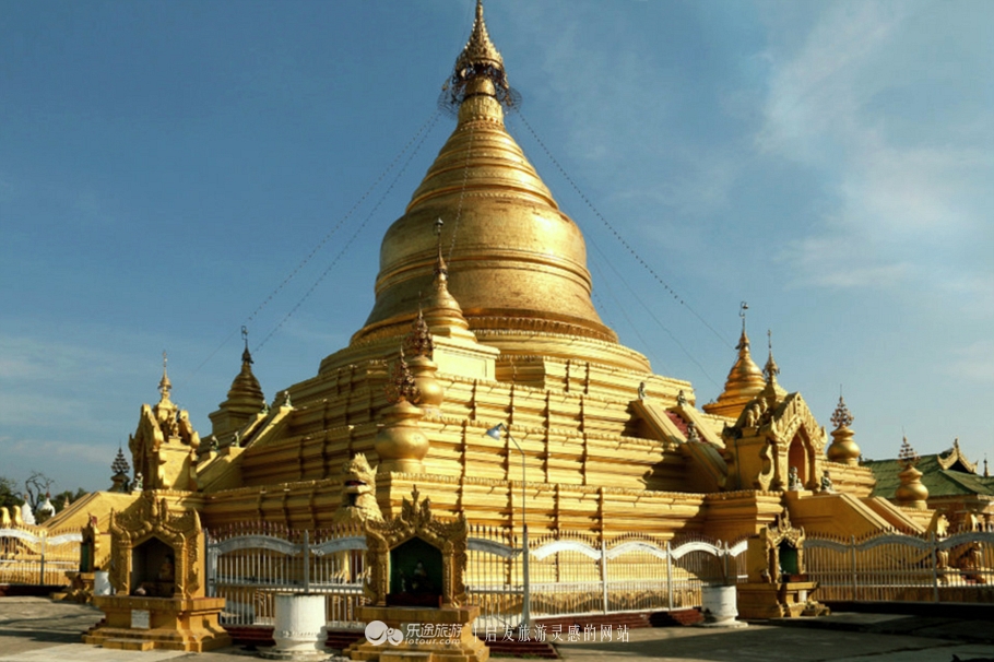 万千佛塔卧夕烟,十里浮屠一望间