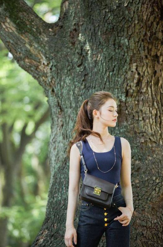 老娘再也不想撞包了!这5款冷门轻奢包一般人我不告诉她!