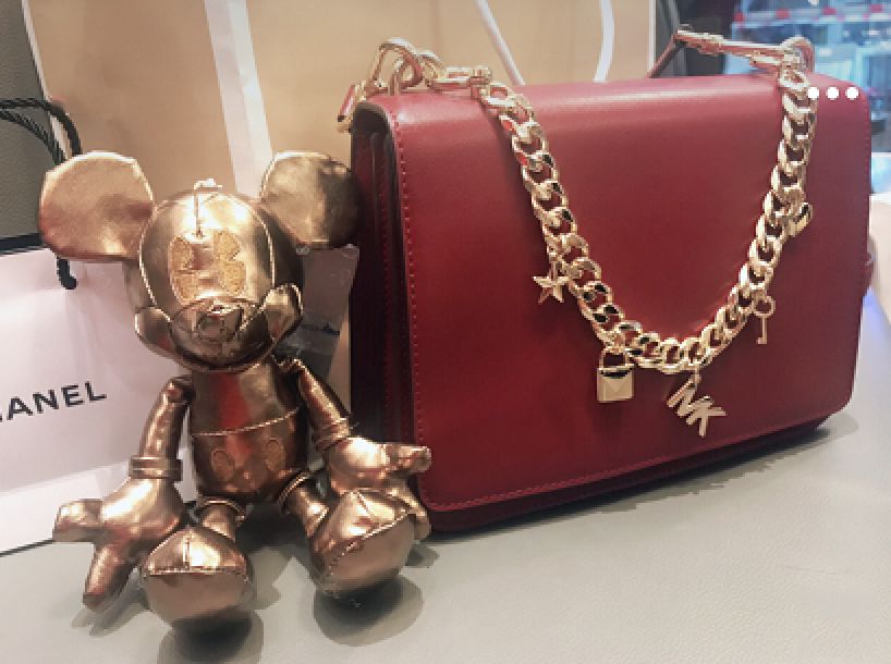 老娘再也不想撞包了!这5款冷门轻奢包一般人我不告诉她!