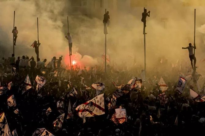 瀹夊痉鐑堟柉鎽勫奖鑾峰,淇勭綏鏂柊闂绘憚褰卞鍥剧墖