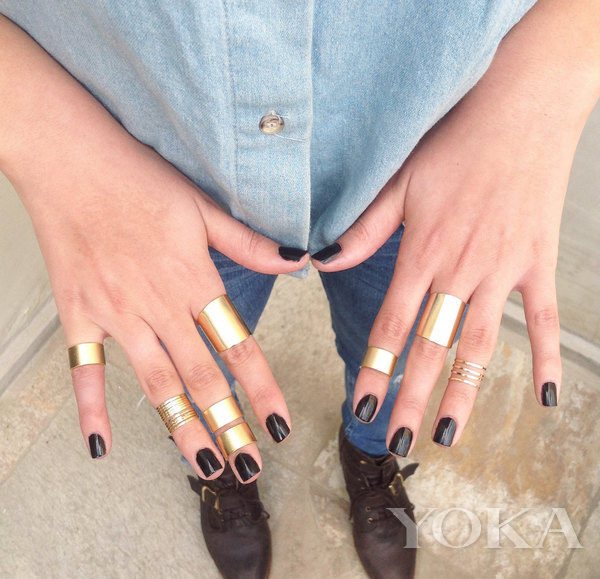 ins上最火的戒指叠戴方法,素圈粗戒指叠搭戴法