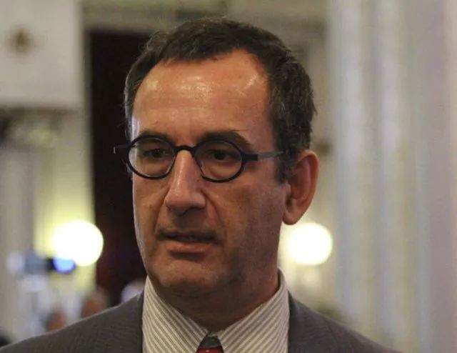 他向电子书开炮”称其是“无趣的产品,事实并没有这么简单