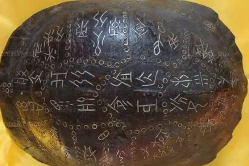 喜公公亲吻儿媳，到底是“传统”还是陋习？