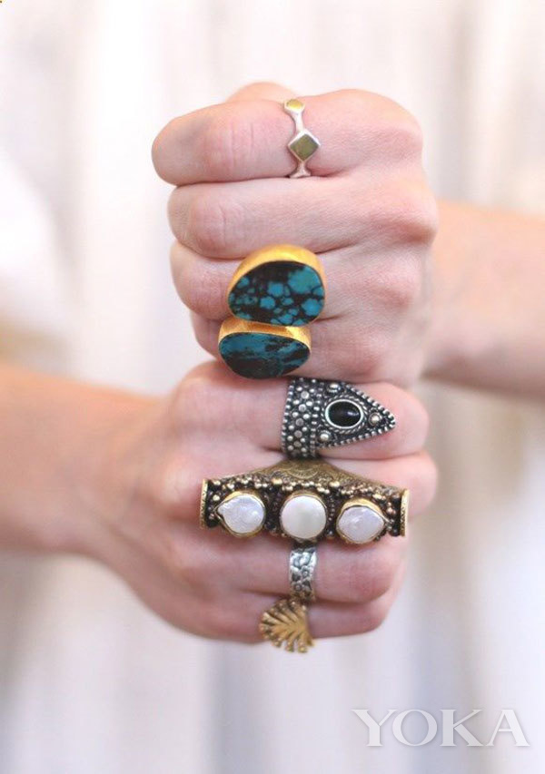 ins上最火的戒指叠戴方法,素圈粗戒指叠搭戴法