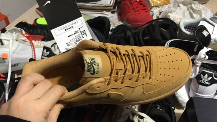 打不掉的莆田鬼市：120元假耐克三天掉色