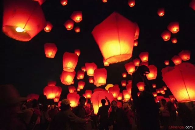 元宵节最美的一首宋词并配文,苏轼关于元宵节的诗词名句