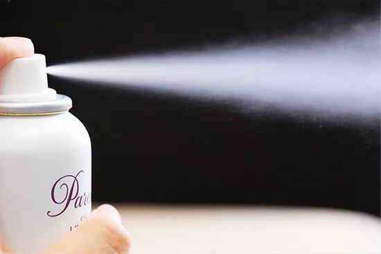 其实防晒是一年四季必备的,防晒都用不对脸上铁定老10岁