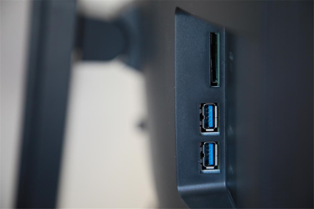 色彩修图显示器,摄影修图用什么显示器好一点