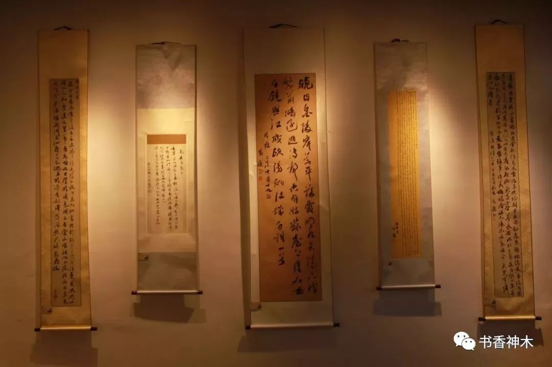 神木女人逛街,神木艺术品女孩子